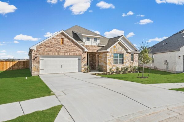 405 West Luna Blue Ln, Jarrell