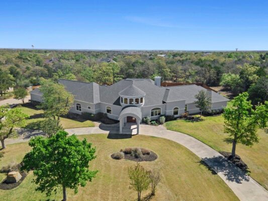 353 Stephen F Austin Blvd, Bastrop