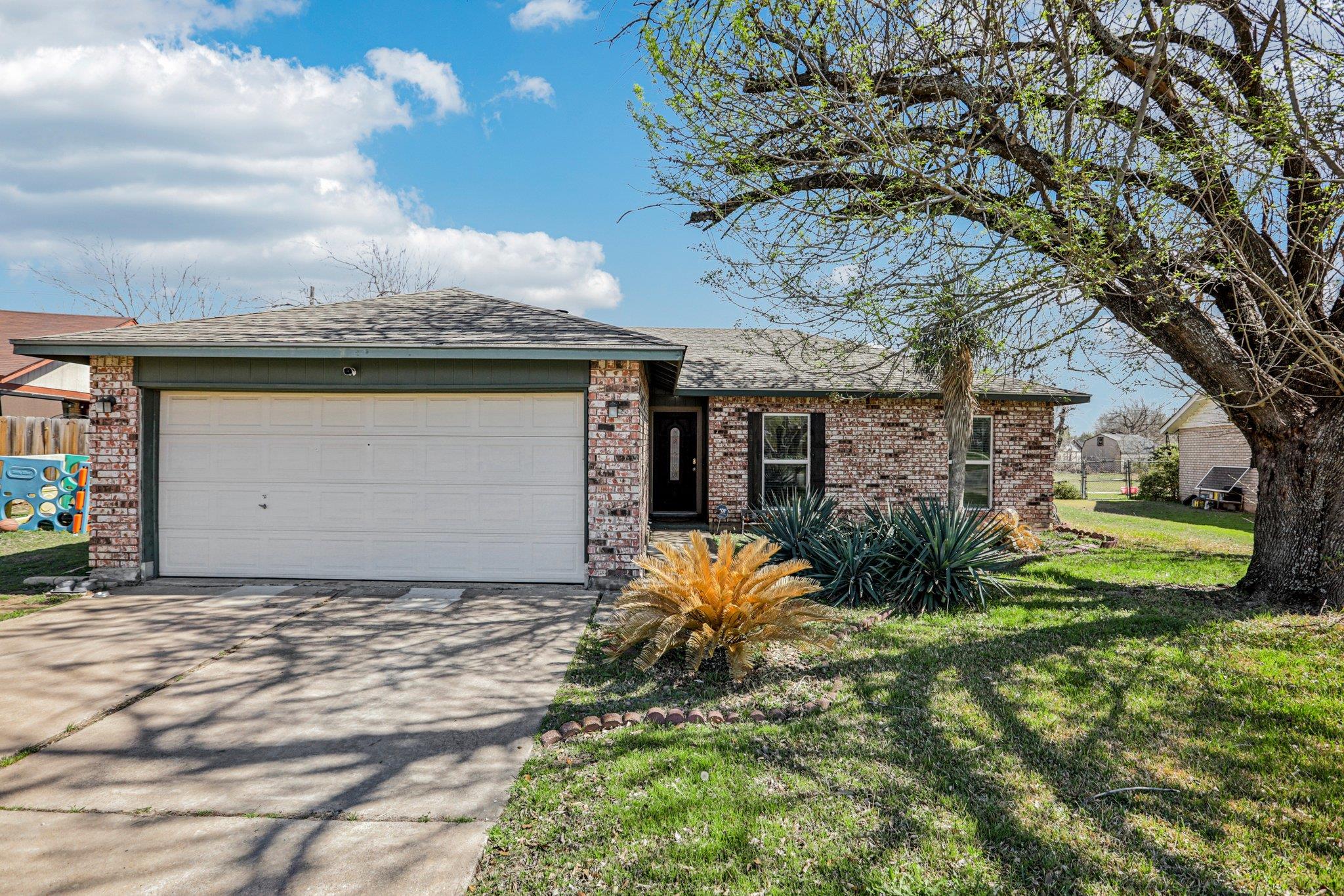 1107 Long Meadow Dr, Round Rock