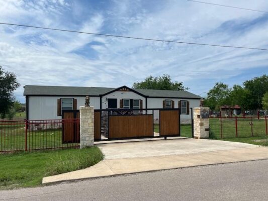 540 El Dorado Dr, Kyle
