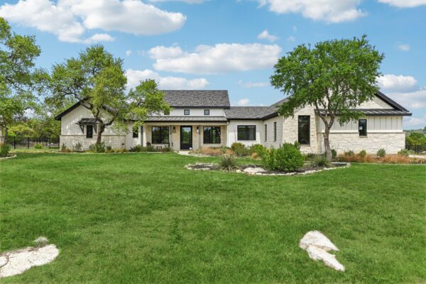 116 Tranquility Trails Dr, Spicewood