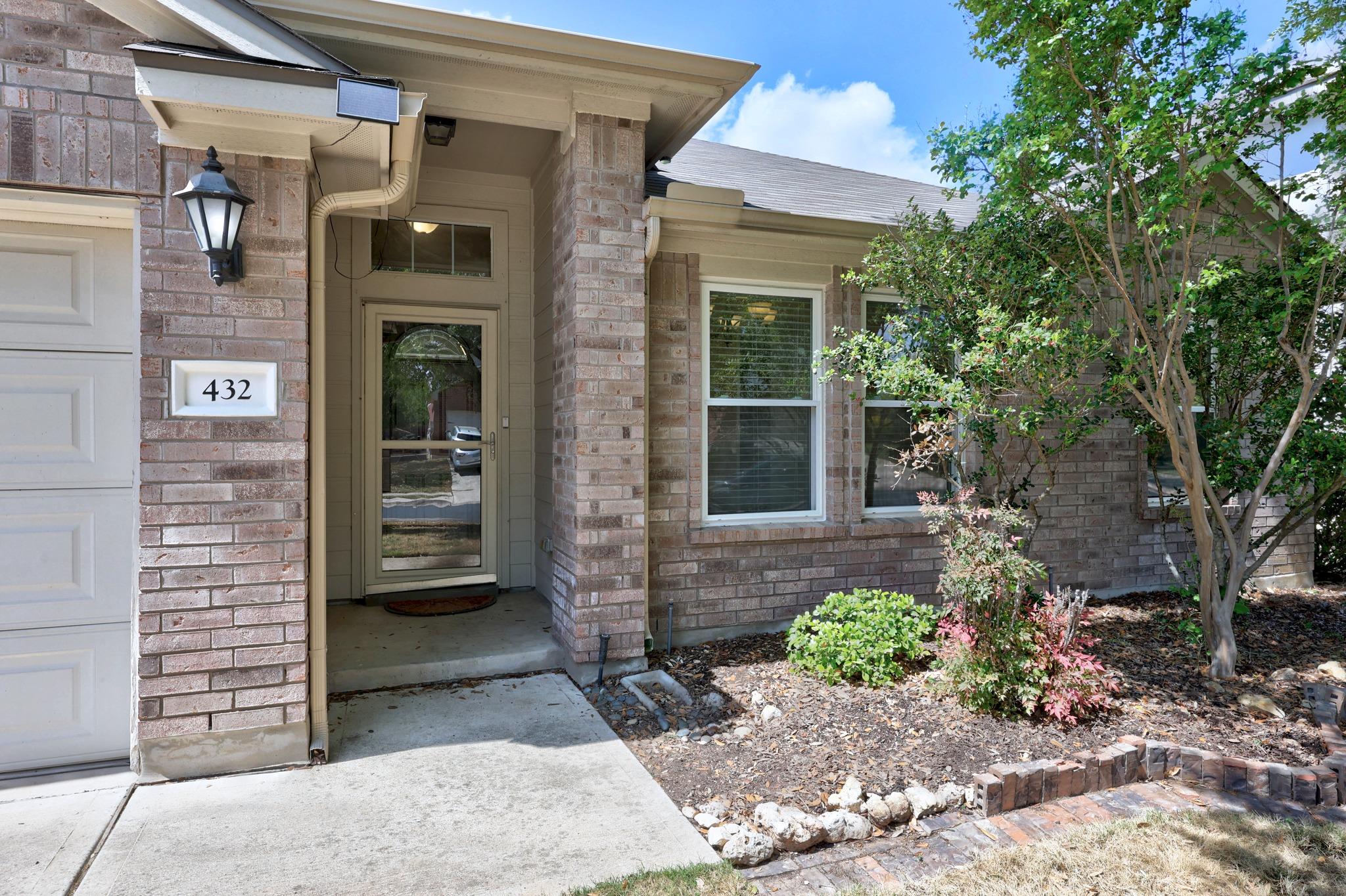 432 Falcon Ln, Leander