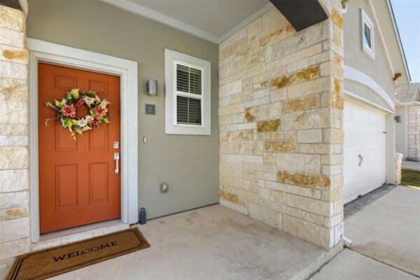 2800 Joe Dimaggio Blvd #21, Round Rock