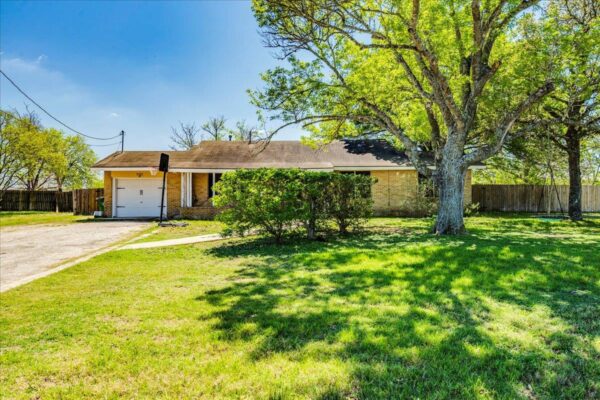 500 Blackjack St, Lockhart