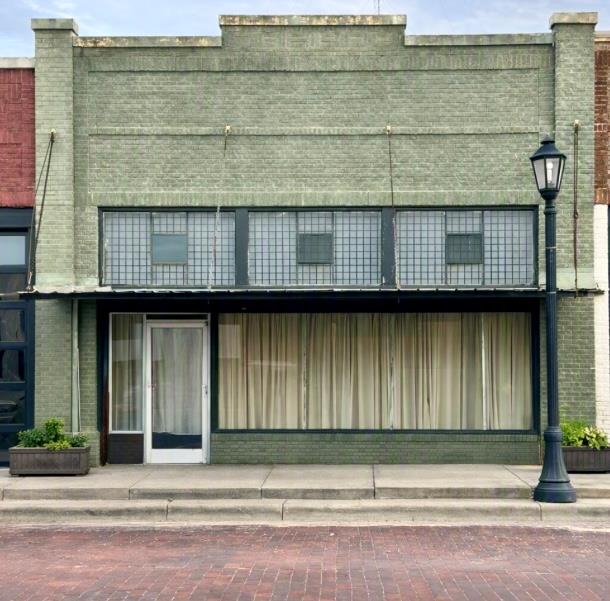 137 E Clark St, Bartlett, TX 76511