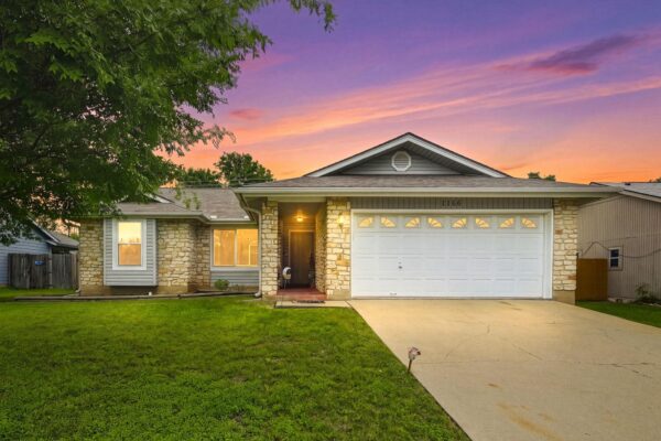 1105 Nottingham Hill Rd, Round Rock