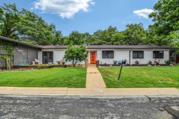 1601 E 19th St, Georgetown