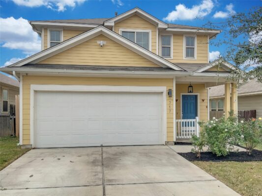 717 Twisted Oaks Ln, Buda