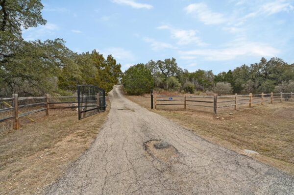 140 Barton Ranch Cir, Dripping Springs