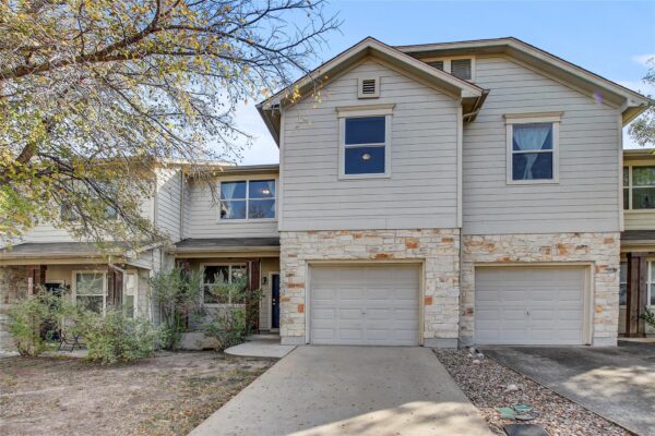 512 Eberhart Ln #1207, Austin