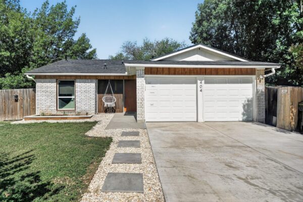 404 Las Cruces St, Buda