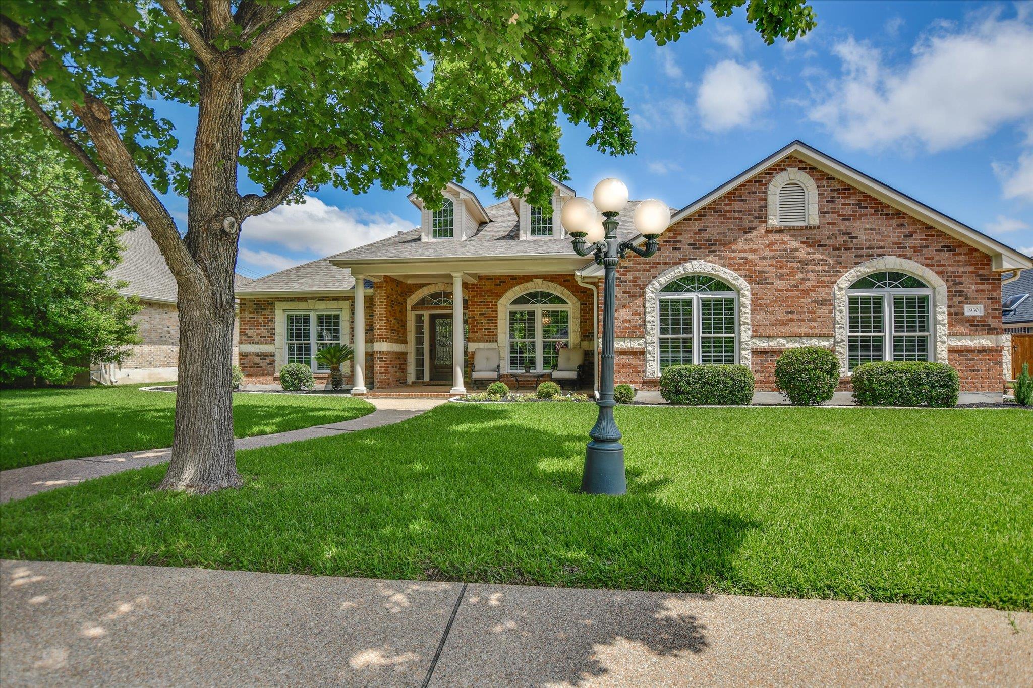 1930 Savannah Dr, Round Rock, TX 78681