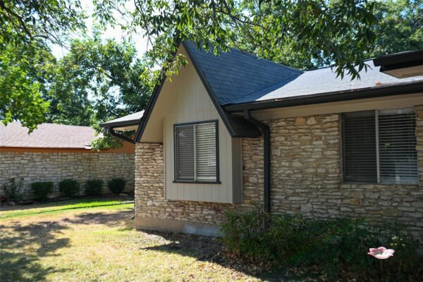 401 Dove Creek Dr, Round Rock