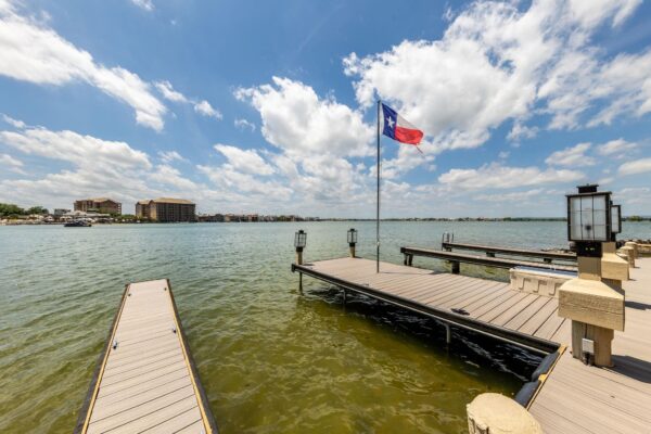 402 Island Dr #B, Horseshoe Bay