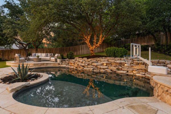 13300 Country Lake Dr, Austin