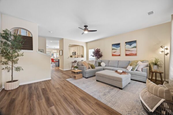 2200 Amur Dr, Austin