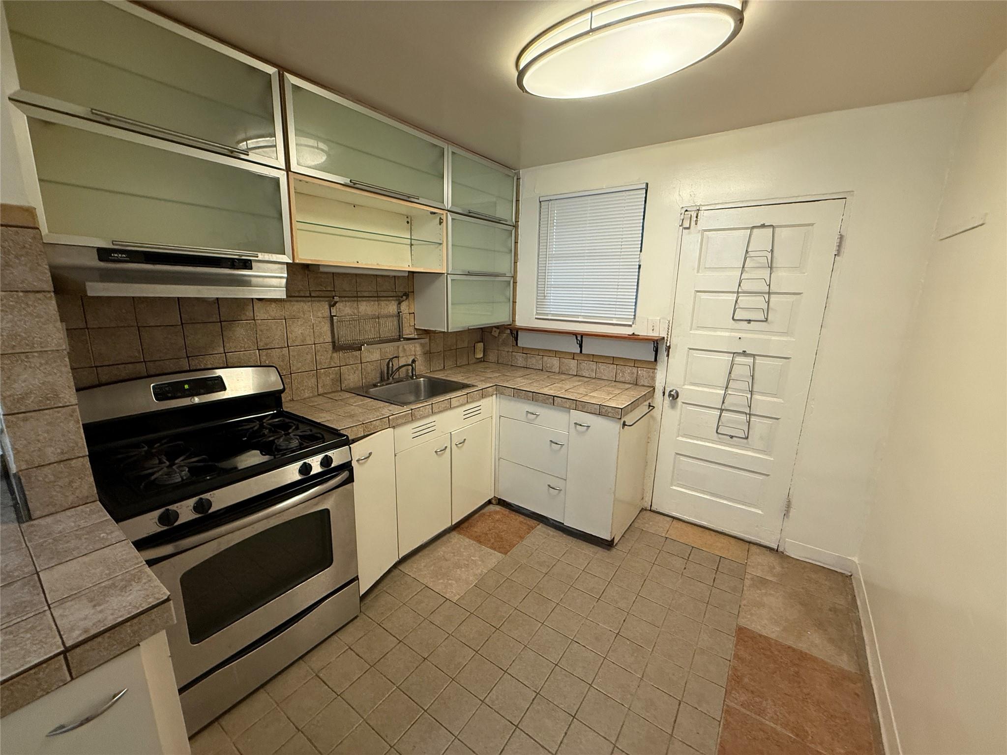 2921 E 12th St #E, Austin, TX 78702