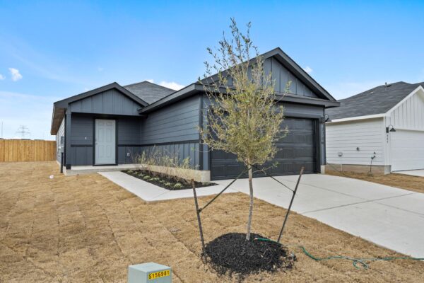 210 Langston Dr, Maxwell