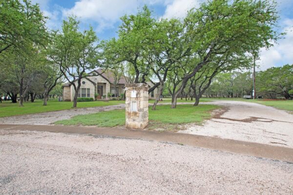 109 Camm Lary Cir, Burnet