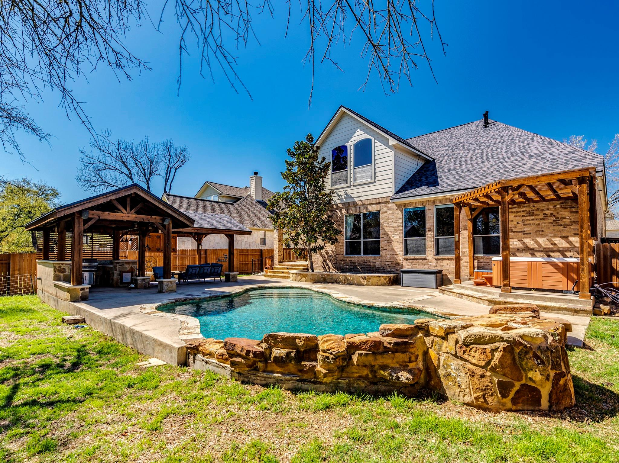 201 Abbott Dr, Austin, TX 78737
