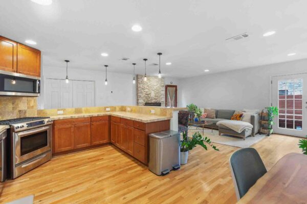 2011 Meadowridge Dr #A, Austin