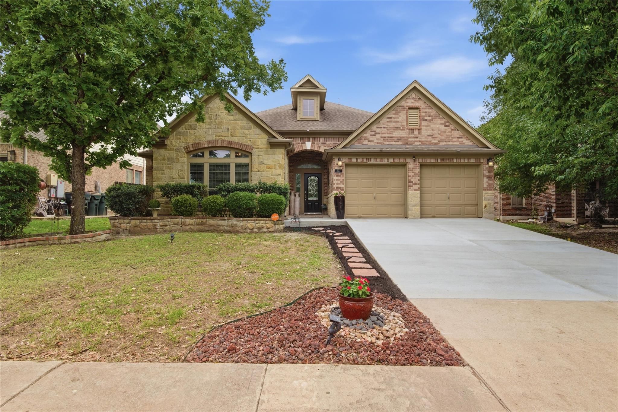 377 Verano Dr, Kyle, TX 78640