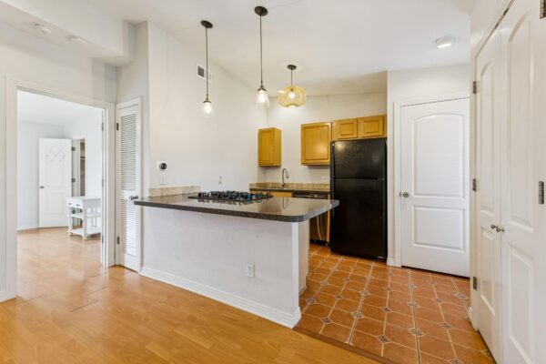 2021 Bluebonnet Ln #210, Austin