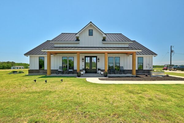 2889 Old McMahan Rd, Lockhart