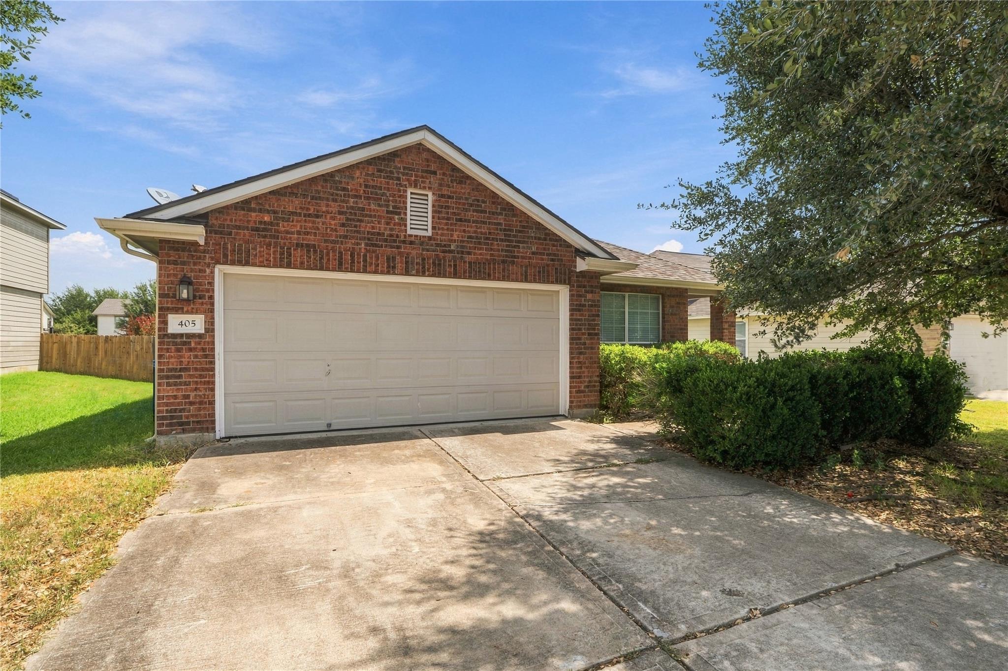 405 Bandara Woods Blvd, Elgin, TX 78621