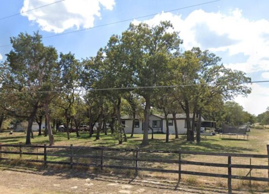 145 Sandy Ln, Elgin