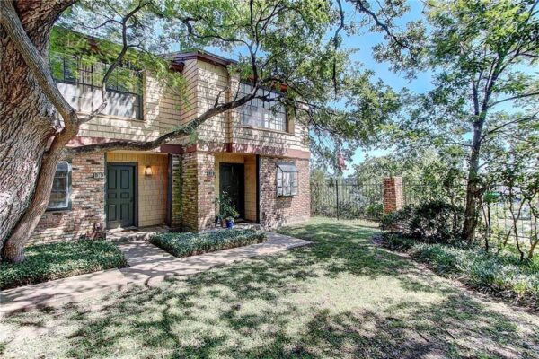 7122 Wood Hollow Dr #14, Austin