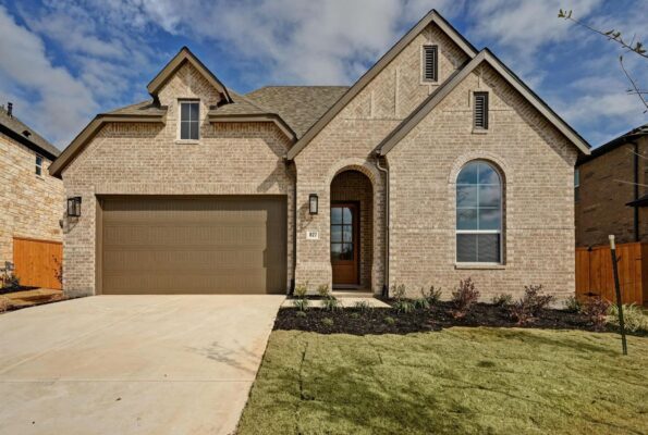 827 Jackson River Loop, Kyle