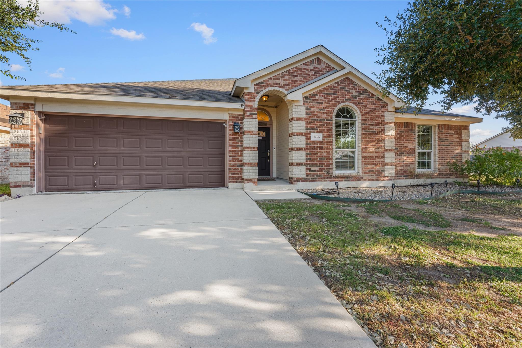 1365 Woodlands Dr, Kyle, TX 78640