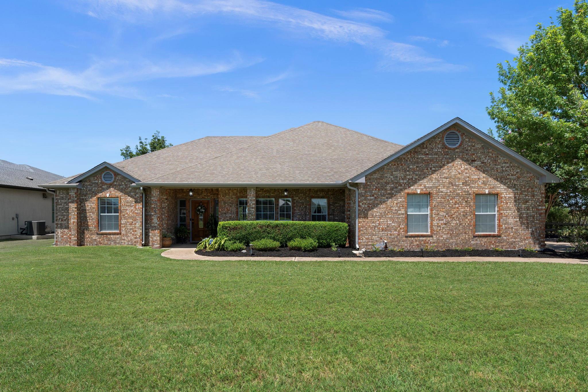 133 Sentry Pt, Hutto, TX 78634