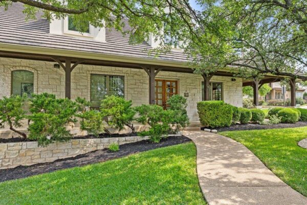 2 Dovedale Cv, The Hills