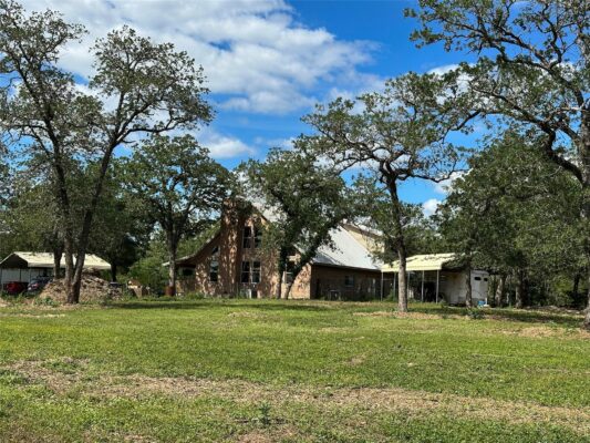 380 Woodlands Dr, Bastrop