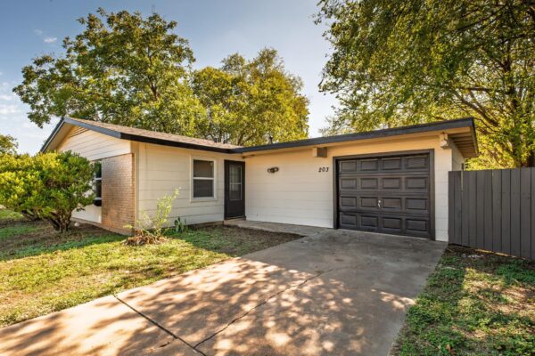 203 Cooper Dr, Austin