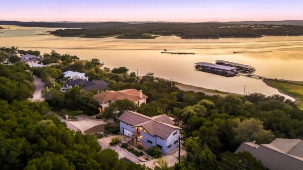 6300 Lakeshore Dr, Lago Vista
