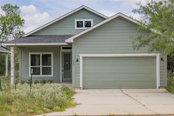 625 Birch Ln, Cottonwood Shores