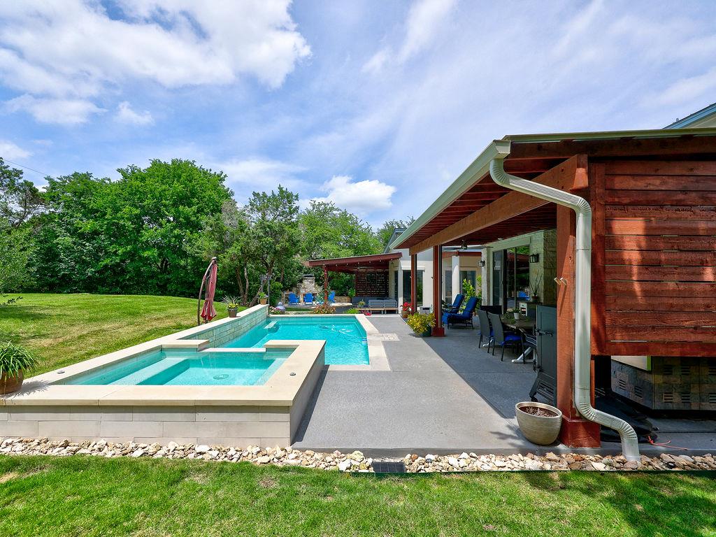 5910 Travis Woods Cv, Austin