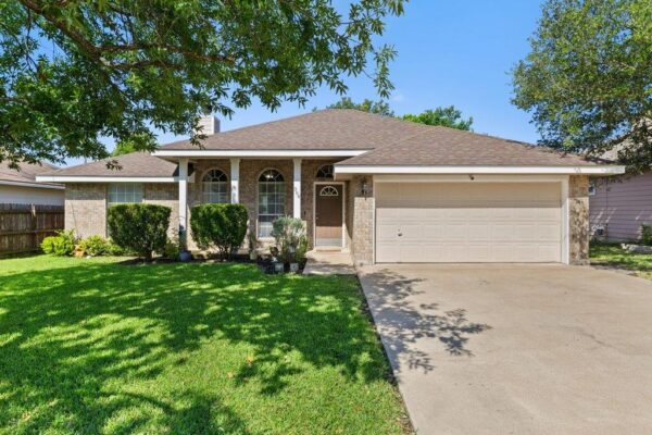 306 Lydia Ln, Thrall
