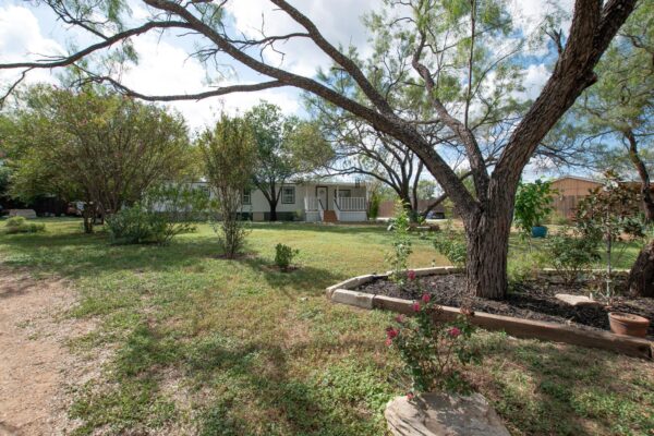 105 Conroe Ct, Kingsland