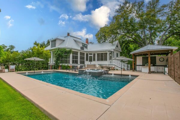 1109 Pecan St, Bastrop