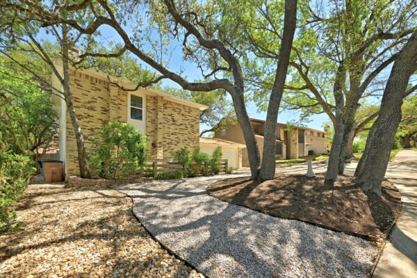 8301 Belclaire Ln, Austin