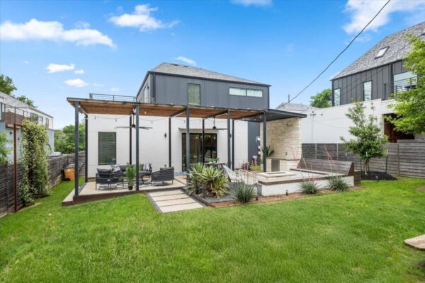 301 Woodward St #B, Austin