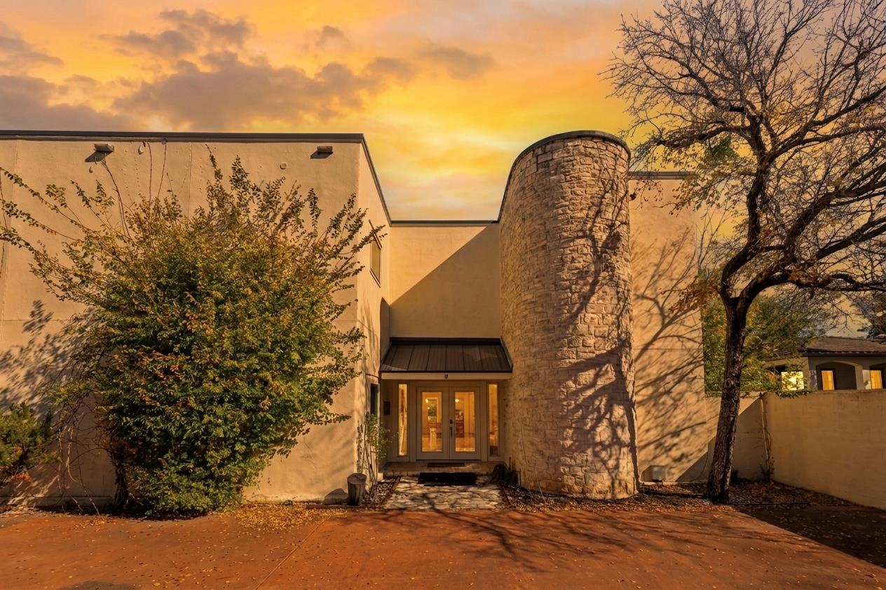 1 Crystal Springs Court Ct #H, The Hills, TX 78738