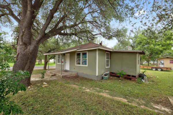 3007 Michoacan Dr, Del Valle