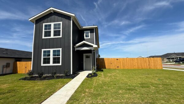 200 CONSTANZA Trl, Bastrop