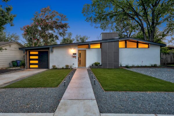 3007 Village Dr, Austin