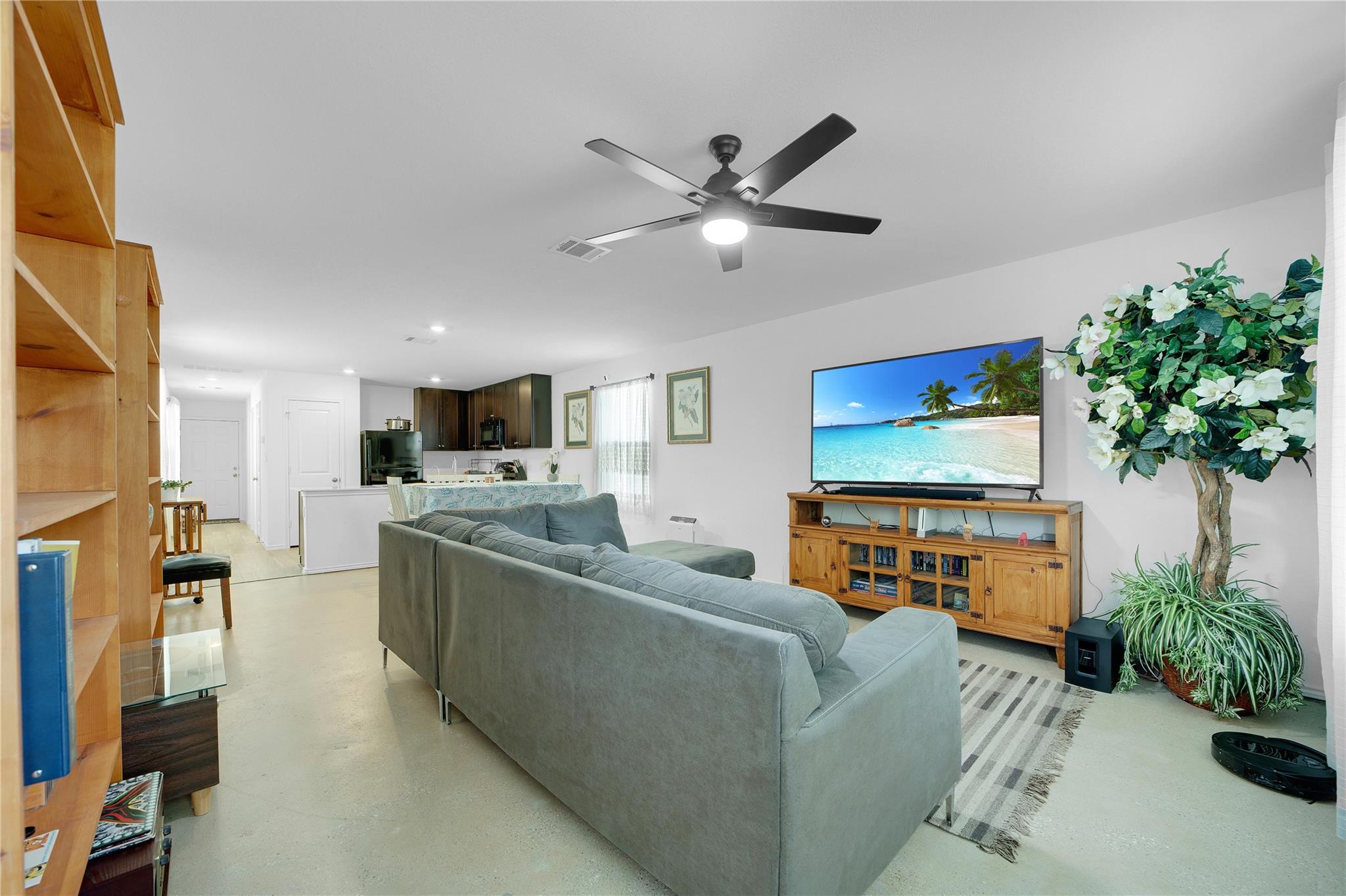 36 Trinity Cir, Lockhart, TX 78644